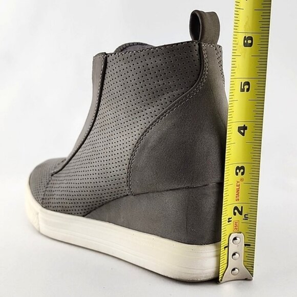 Catherine Malandrino Women’s Sabra Grey Ankle Booties Wedge Side Zipper Size 6.5 - Picture 15 of 16
